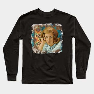 Lesley's Lyricism Unleashed Elevate Your Style with Iconic Hits Long Sleeve T-Shirt